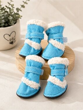 Pet Life Shearling Duggz Dog Boots Size 4 Blue Sherpa Winter Shoes Set of 4